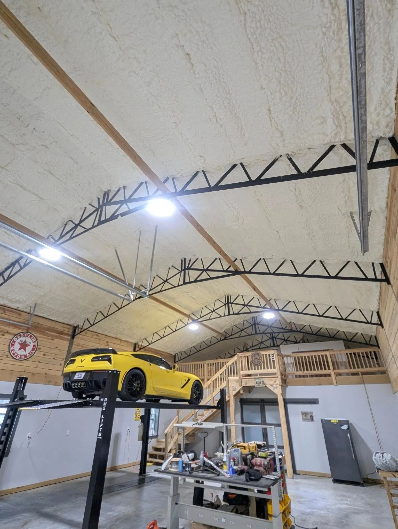 Insulated workshop building with the lift bay in use